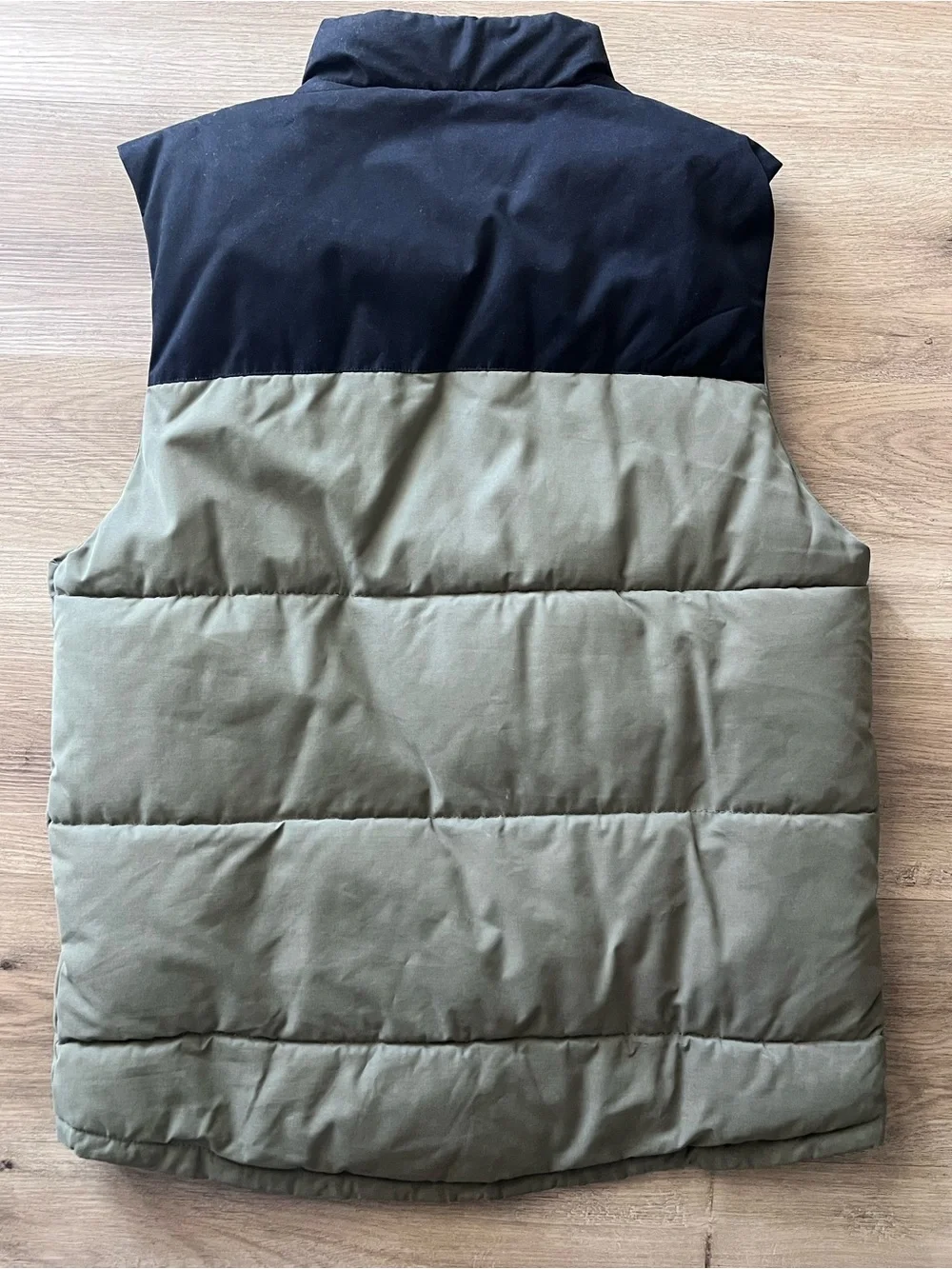 H&M Olive Green & Black Quilted Men’s Puffer Vest